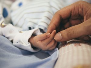 Bébé né d'une PMA à l'étranger