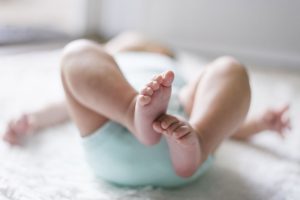 Bébé sur le dos